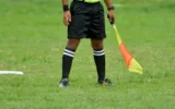 Altay-Eskişehirspor maçının hakemine bıçaklı saldı... Altay-Eskişehirspor maçının hakemine bıçaklı saldı...