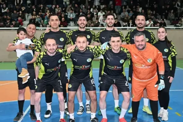 İzmir’de Sahne Alan “Belly Dancer Sıla” Fenomen Ol...