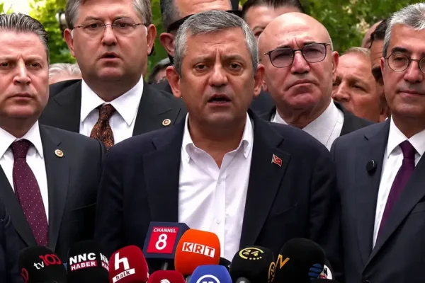 Özel’den kritik açıklamalar… İlk topla... Özel’den kritik açıklamalar… İlk topla...